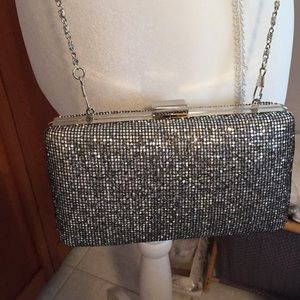 Tosho brand silver evening bag with long chain👜👜